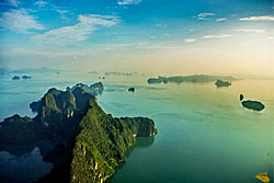 Baie de Phang Nga - John Gray Seacanoe