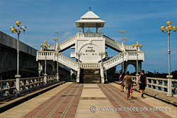 Le belvédère sur le pont Sarasin à Phuket